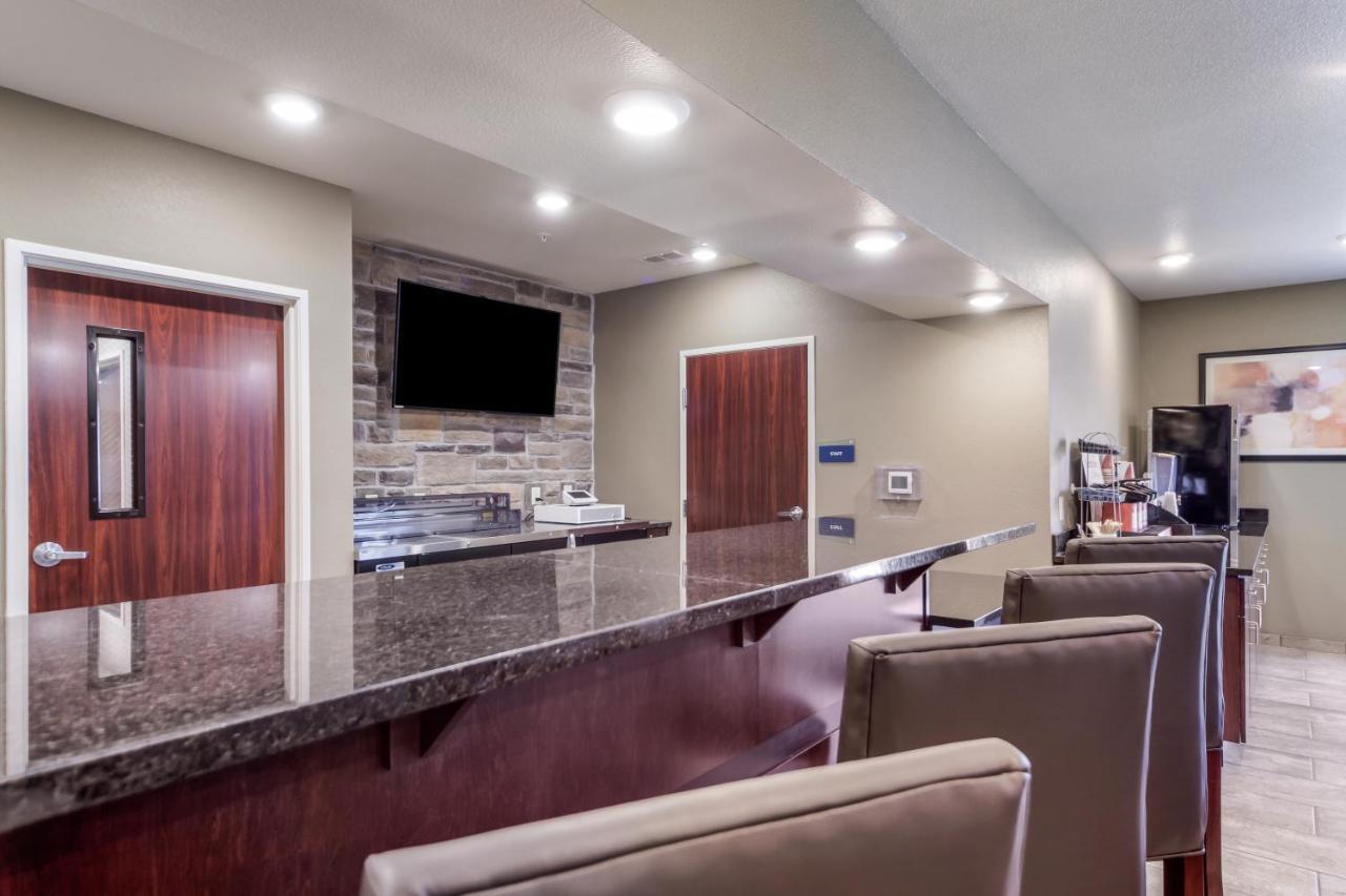 Cobblestone Inn & Suites-Fremont 外观 照片