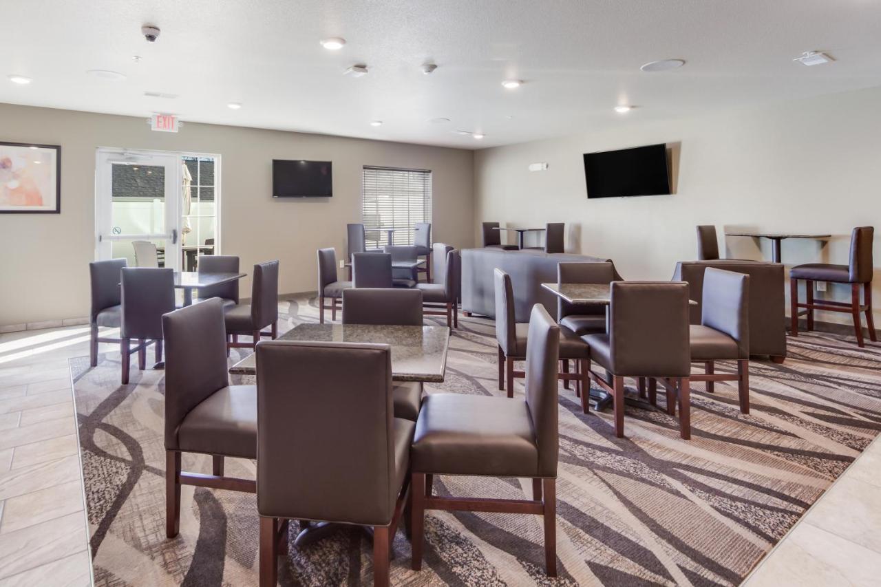 Cobblestone Inn & Suites-Fremont 外观 照片