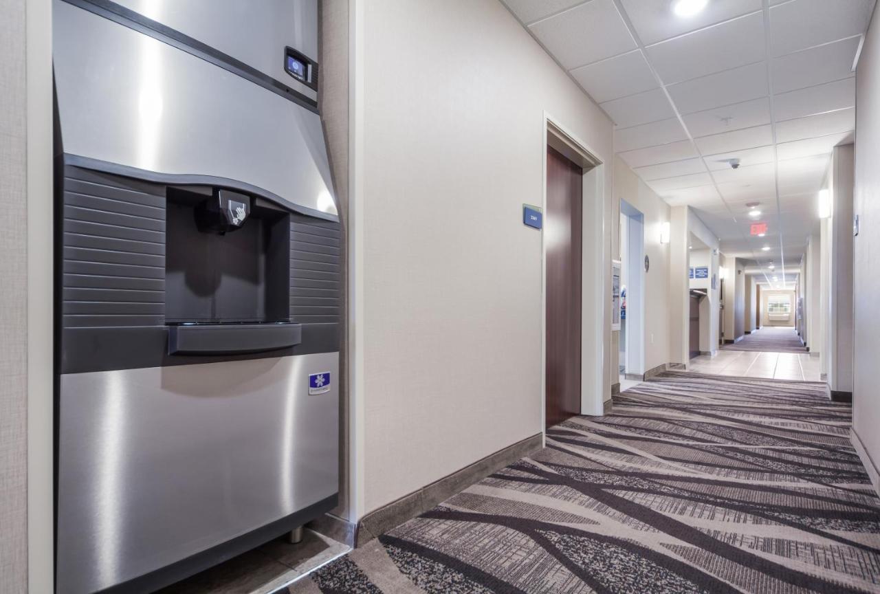 Cobblestone Inn & Suites-Fremont 外观 照片