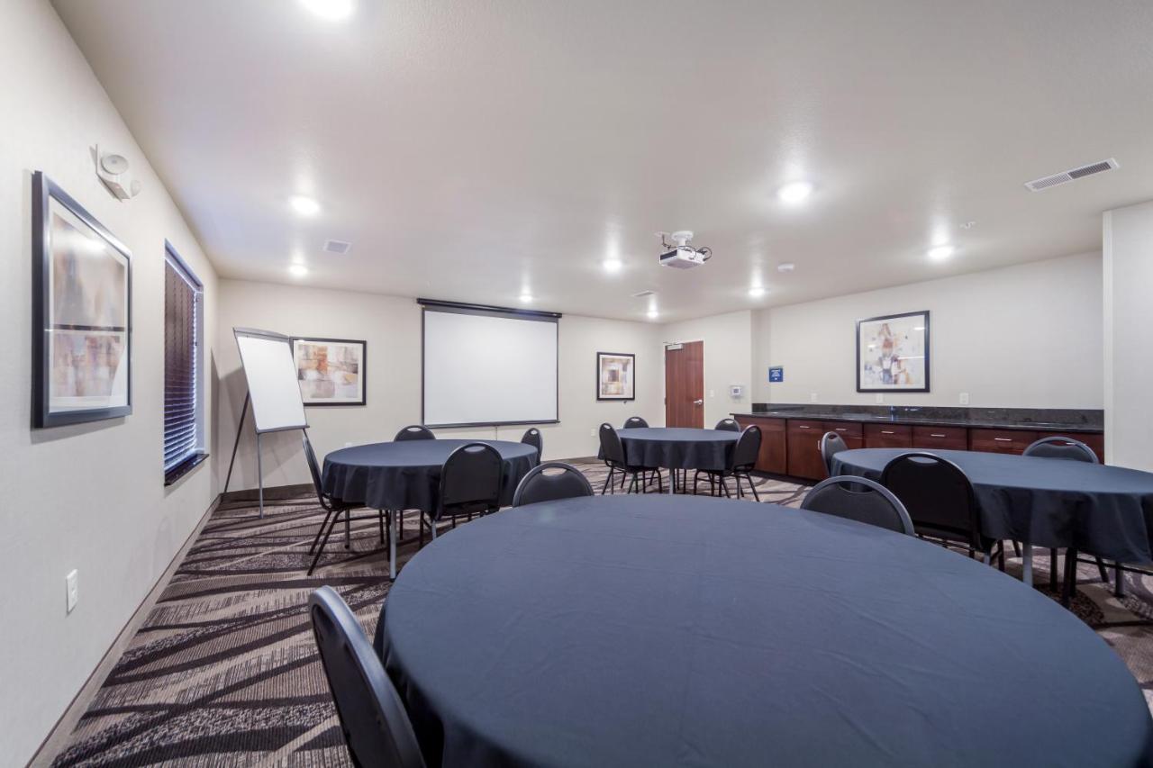Cobblestone Inn & Suites-Fremont 外观 照片