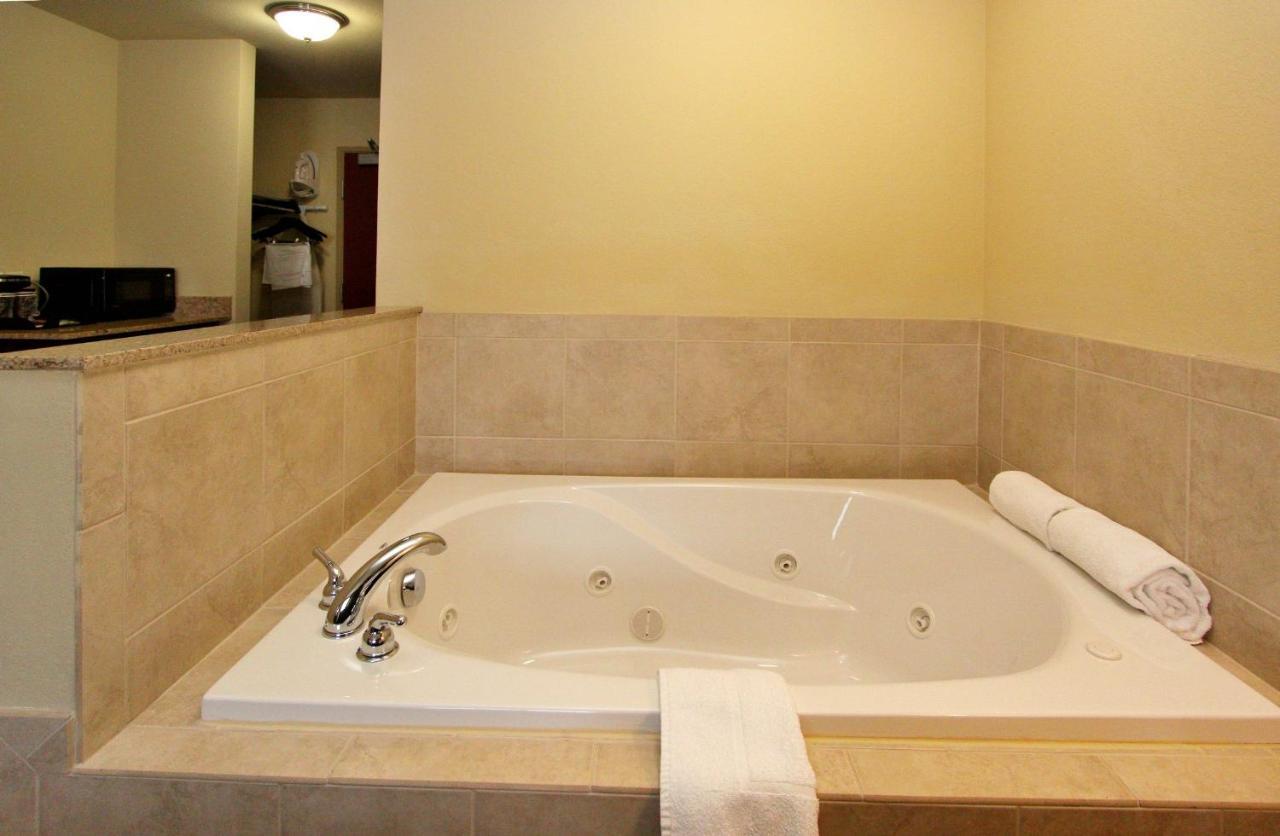 Cobblestone Inn & Suites-Fremont 外观 照片